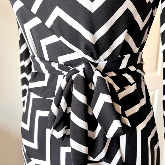 ANN TAYLOR Chevron Print Jersey Knit Side Tie Dress—SZ. XS - Picture 3 of 15